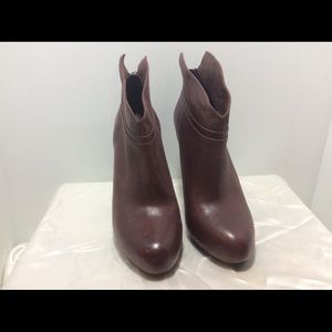 Jessica Simpson Size 9.5 Leather Booties